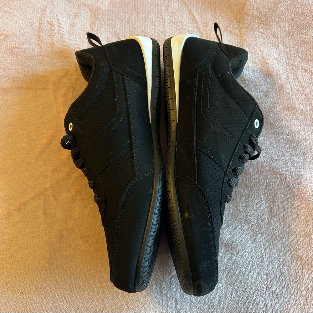 Fubu Kole II Athletic Leisure Sneakers black with white accents size 10.5 casual - Picture 3 of 9